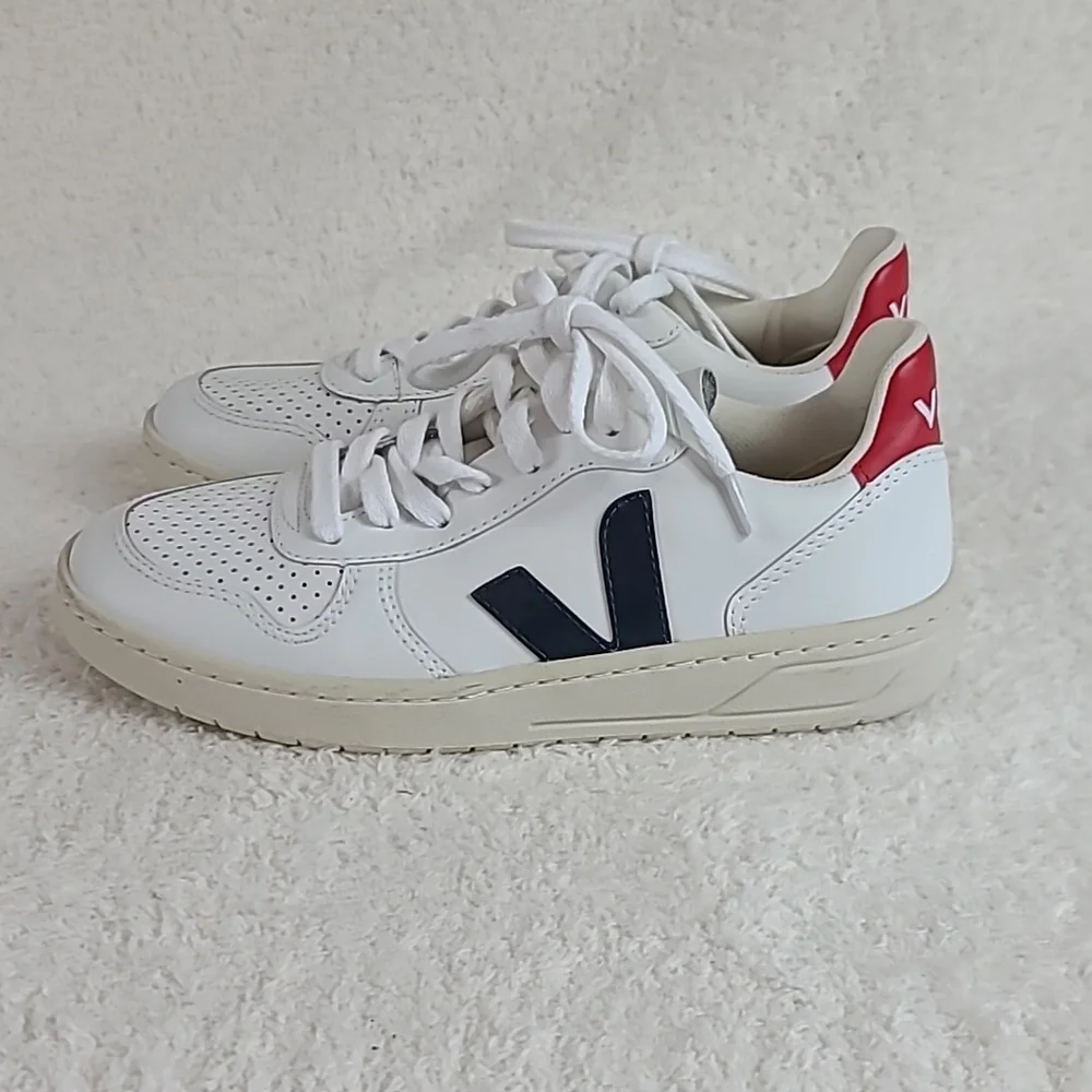 VEJA Women's V-10 Low Top Sneakers 5 - Picture 2 of 9
